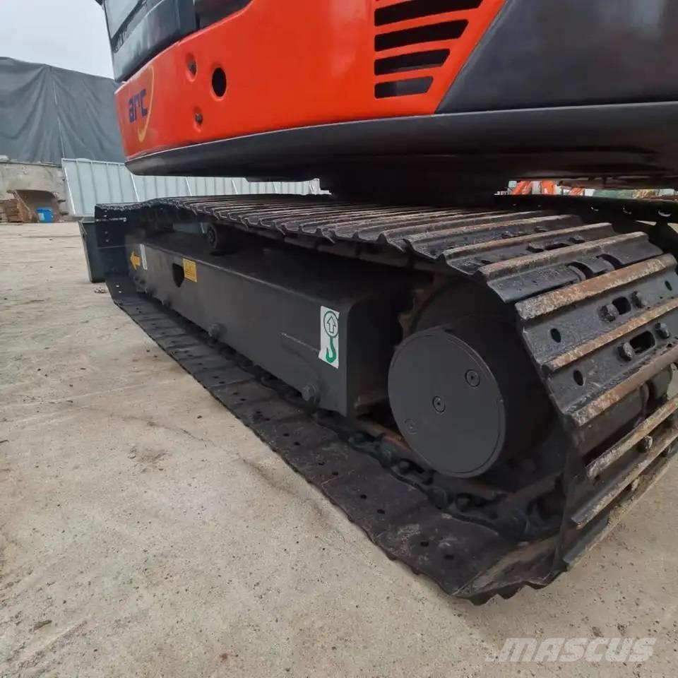 Hitachi ZX60U Miniekskavaatorid < 7 t