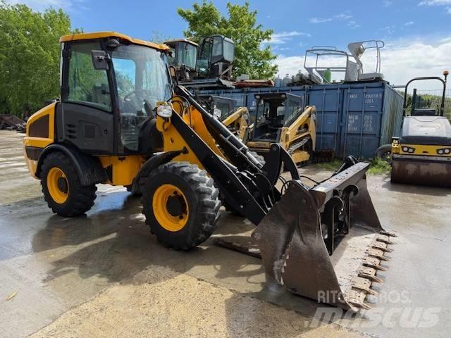 JCB 406 Rataslaadurid