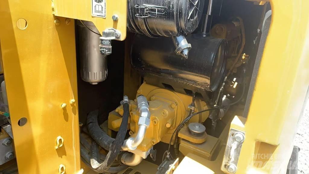 CAT 306E2 Roomikekskavaatorid