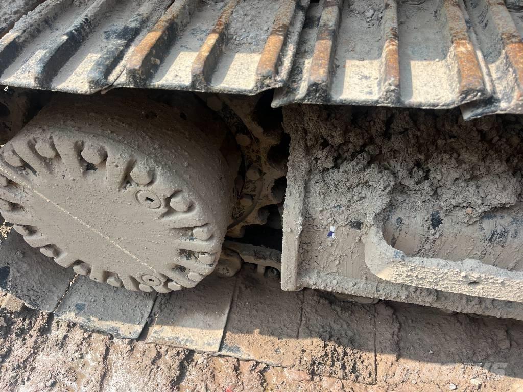 CAT 320 D Roomikekskavaatorid