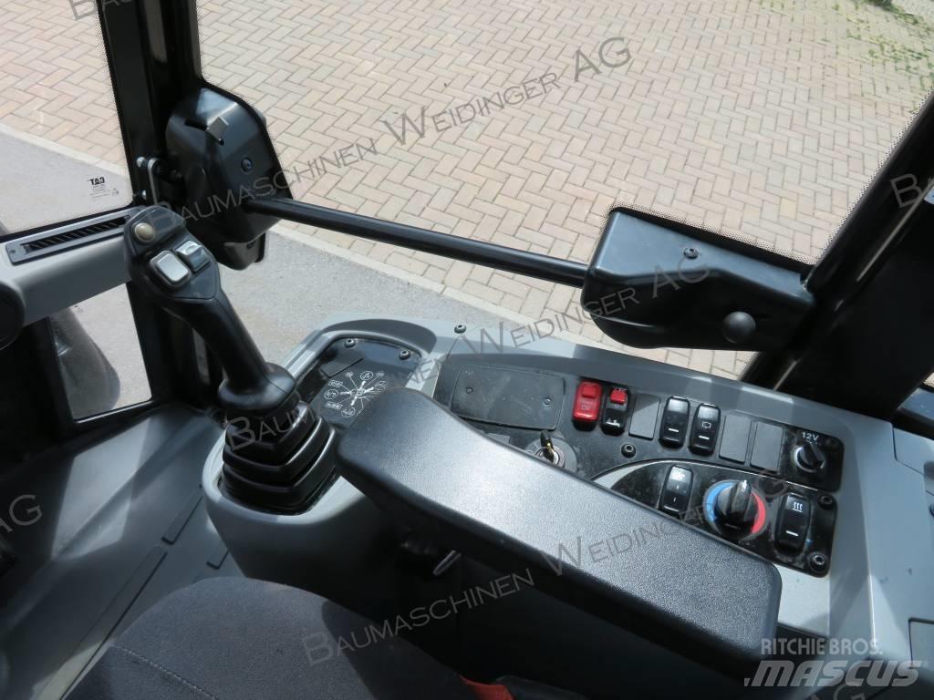 CAT 906M Rataslaadurid