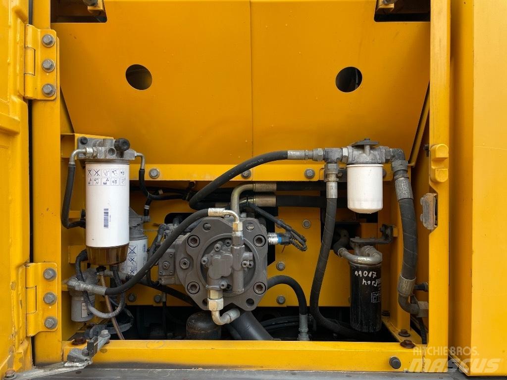 Volvo EC 220 E Roomikekskavaatorid