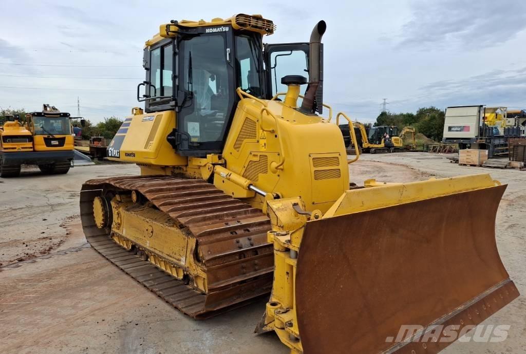 Komatsu D61PXI-24E0 Buldooserid