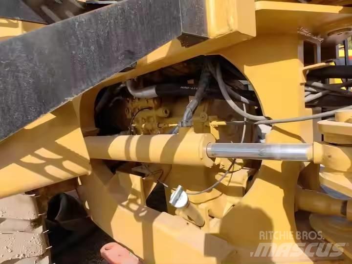CAT 966 H Rataslaadurid