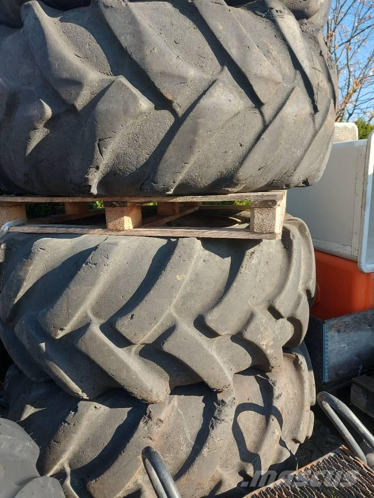 Komatsu 901 Rehvid, rattad ja veljed