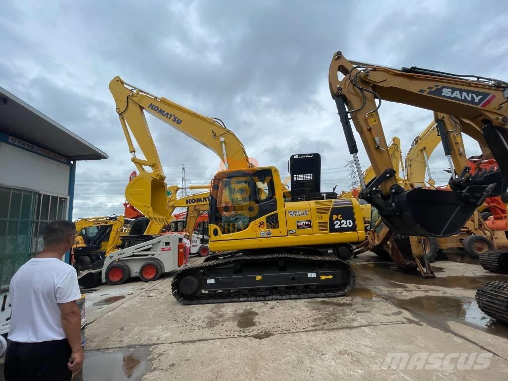 Komatsu PC 200-8 Roomikekskavaatorid