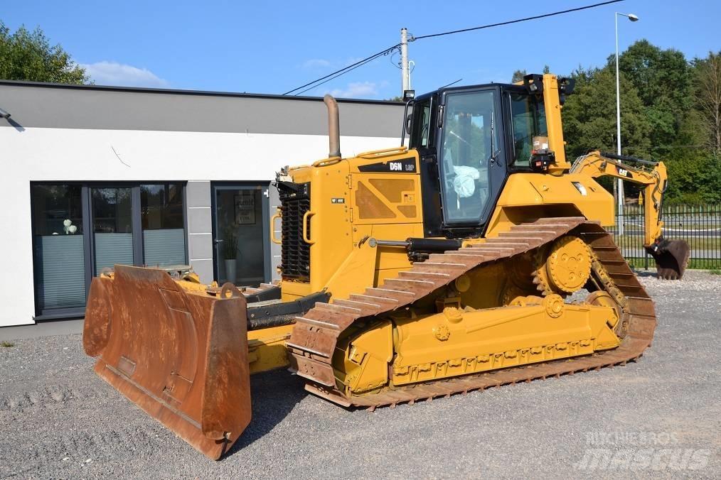 CAT D 6 N LGP Buldooserid