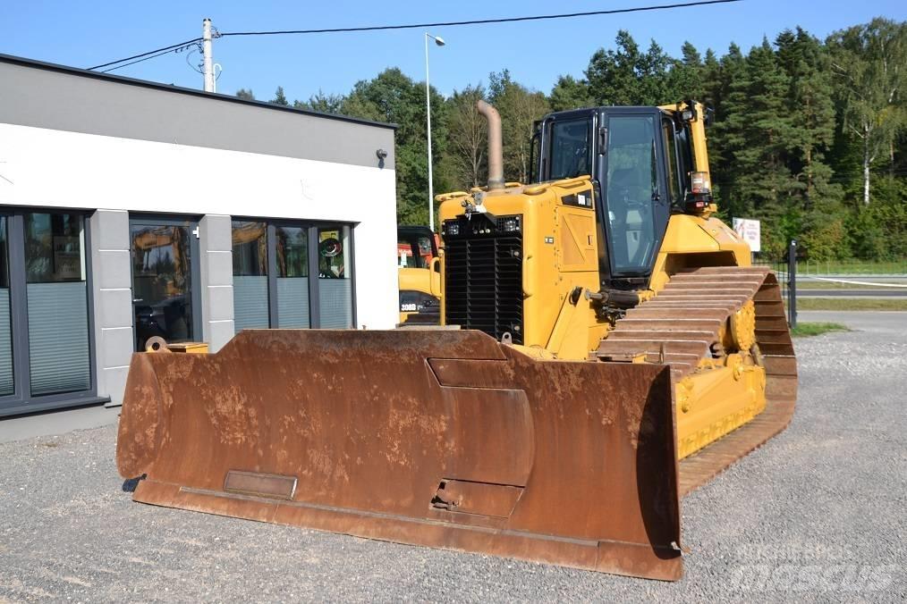 CAT D 6 N LGP Buldooserid