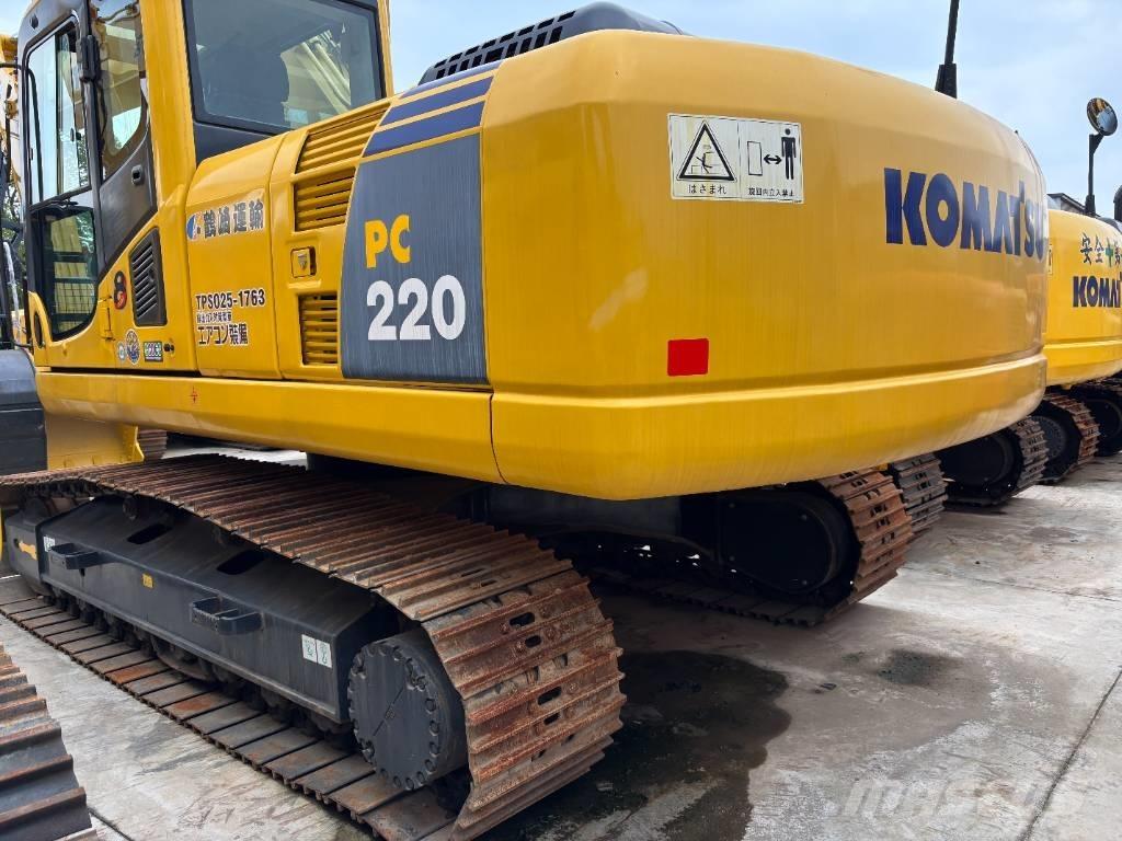 Komatsu PC 220-7 Roomikekskavaatorid