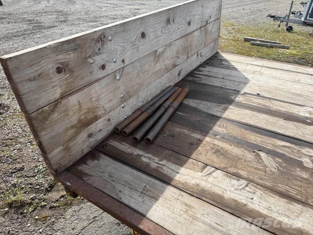  Skogskärra med flak Muud haagised