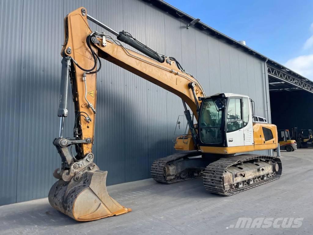Liebherr R922 SLC Roomikekskavaatorid