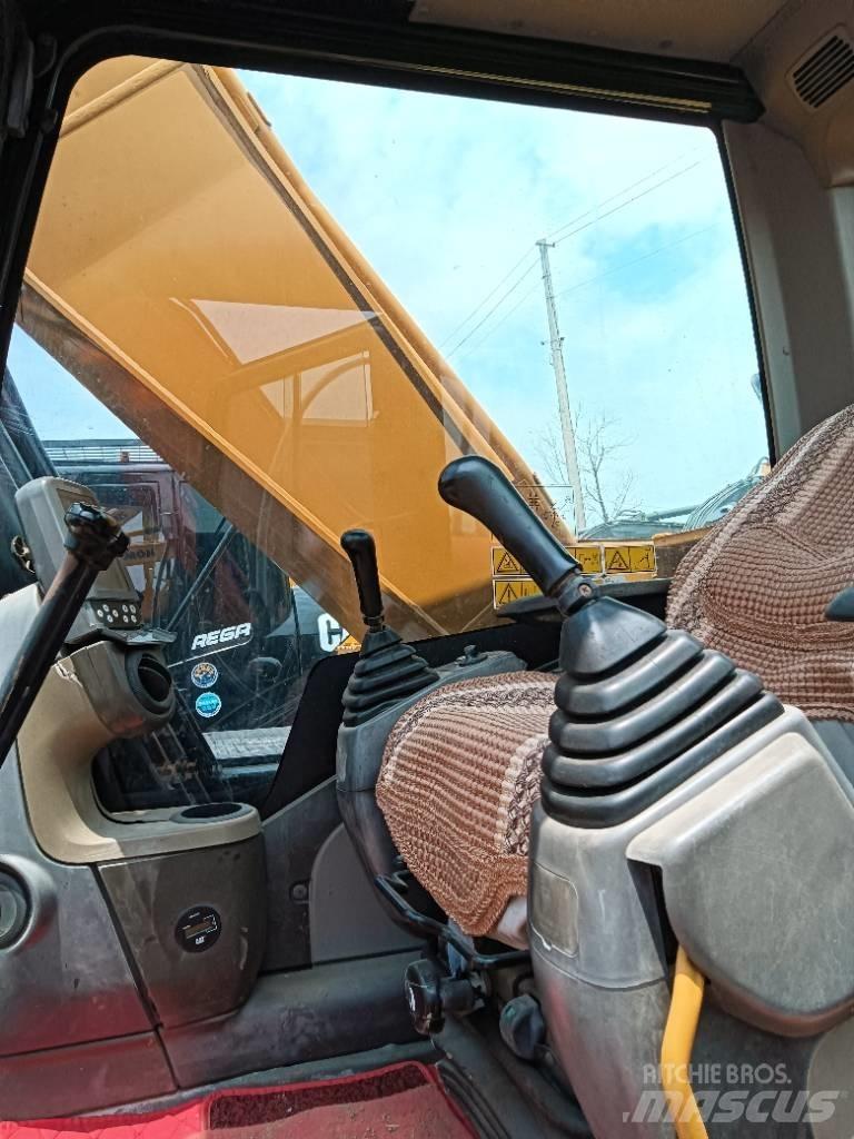 CAT 325 D Roomikekskavaatorid