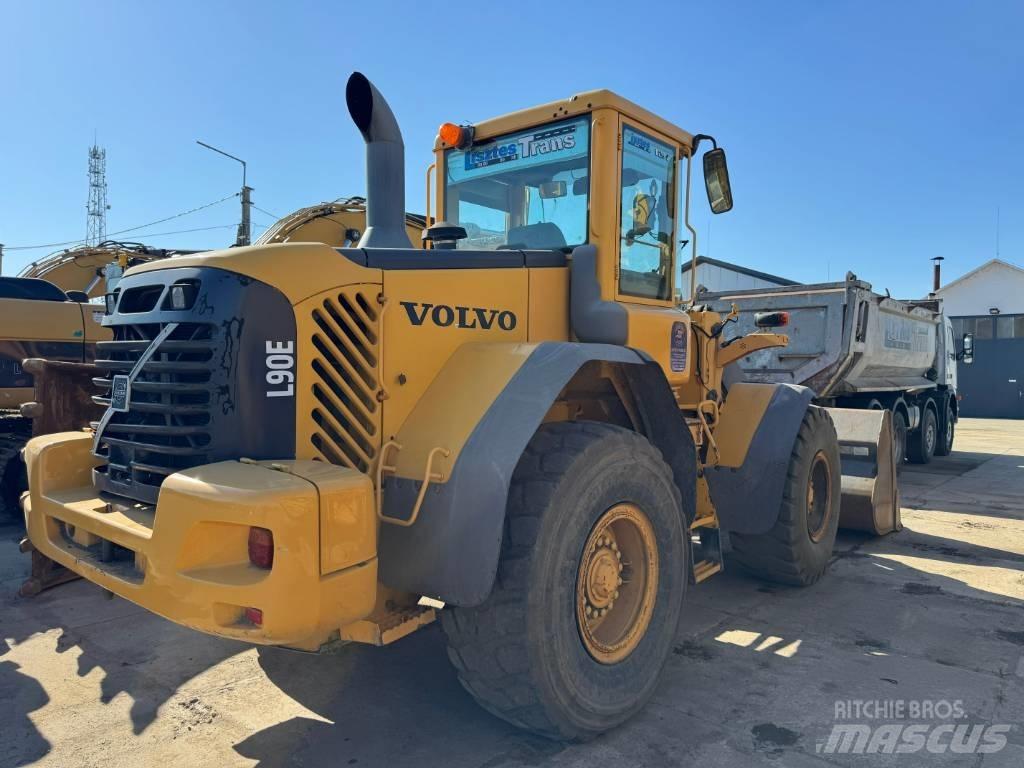 Volvo L 90 E Rataslaadurid