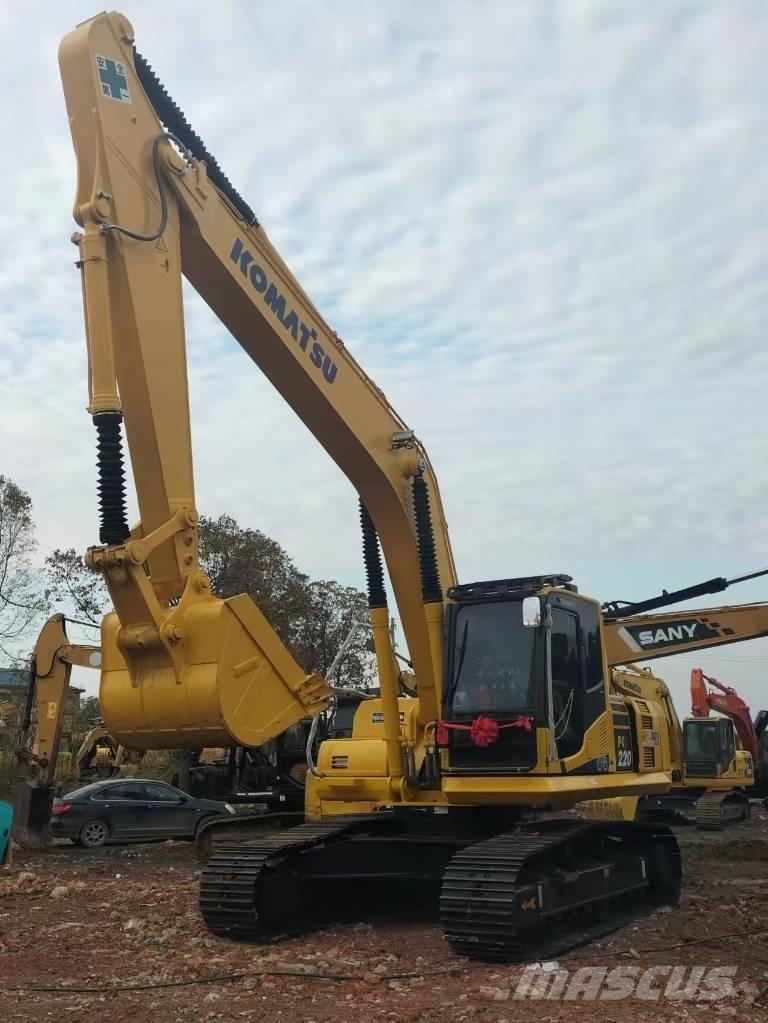Komatsu PC 200-8 Roomikekskavaatorid