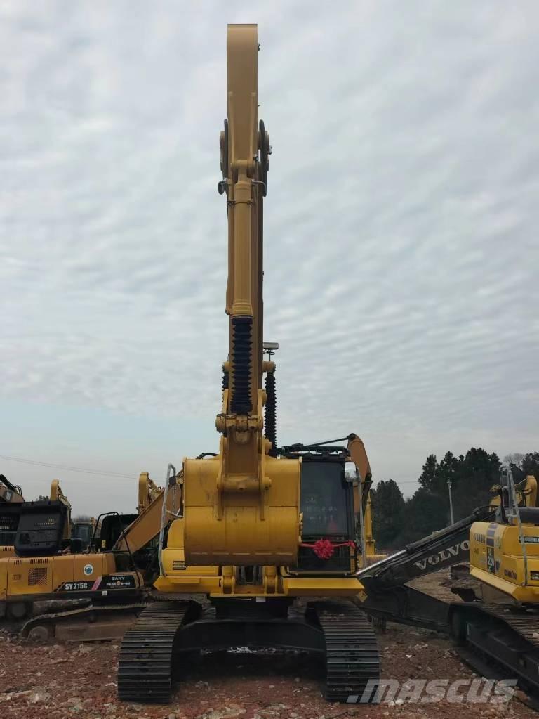 Komatsu PC 200-8 Roomikekskavaatorid