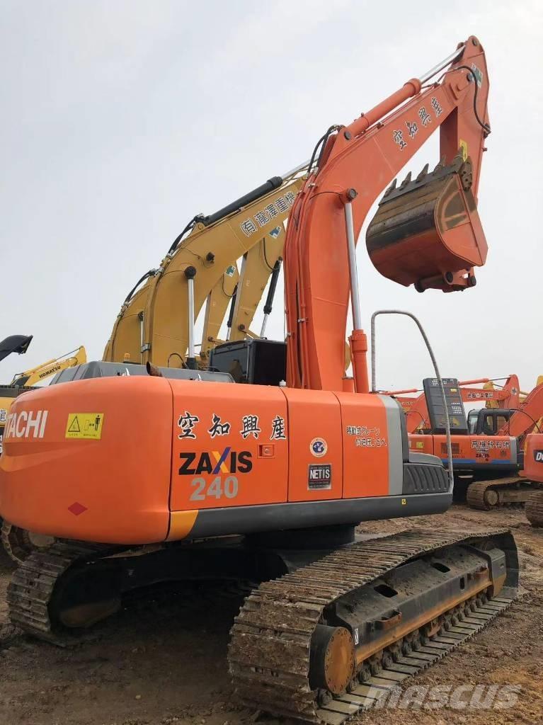 Hitachi 240 Roomikekskavaatorid