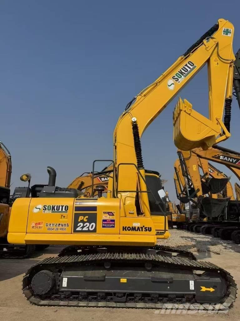 Komatsu 220-8 Roomikekskavaatorid