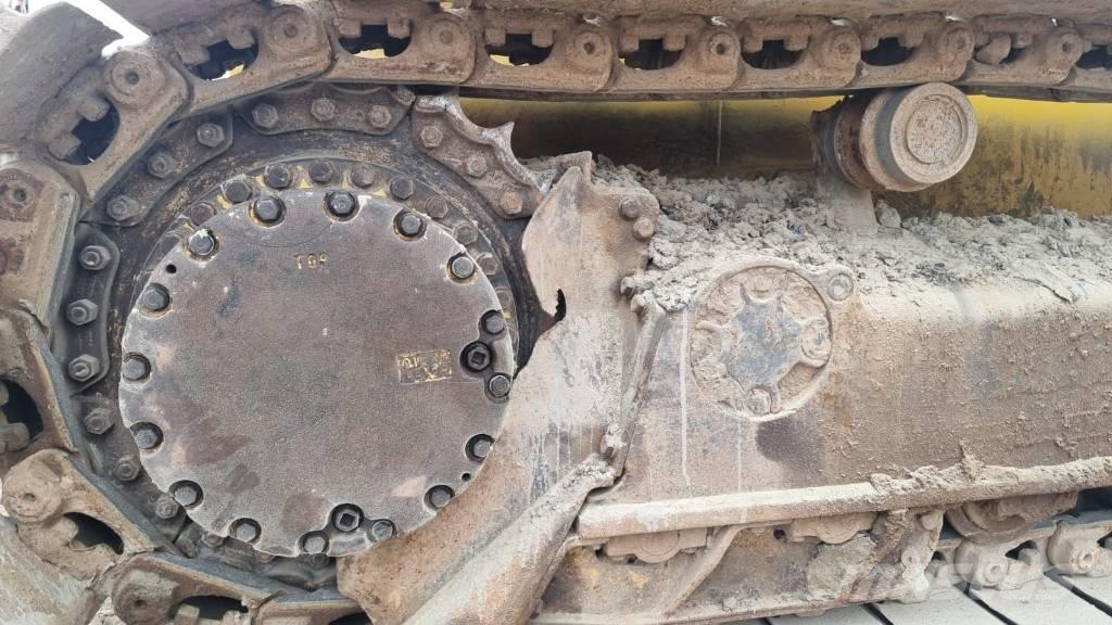 Komatsu D 51 EX-22 Buldooserid