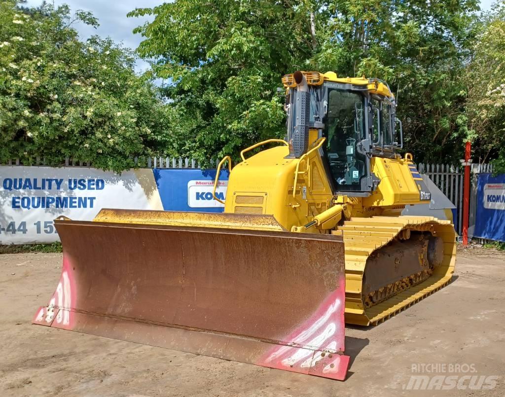 Komatsu D61PXi-24E0 Buldooserid