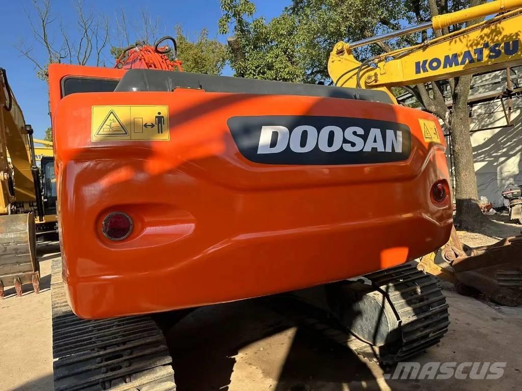 Doosan DX225LC-9C Roomikekskavaatorid