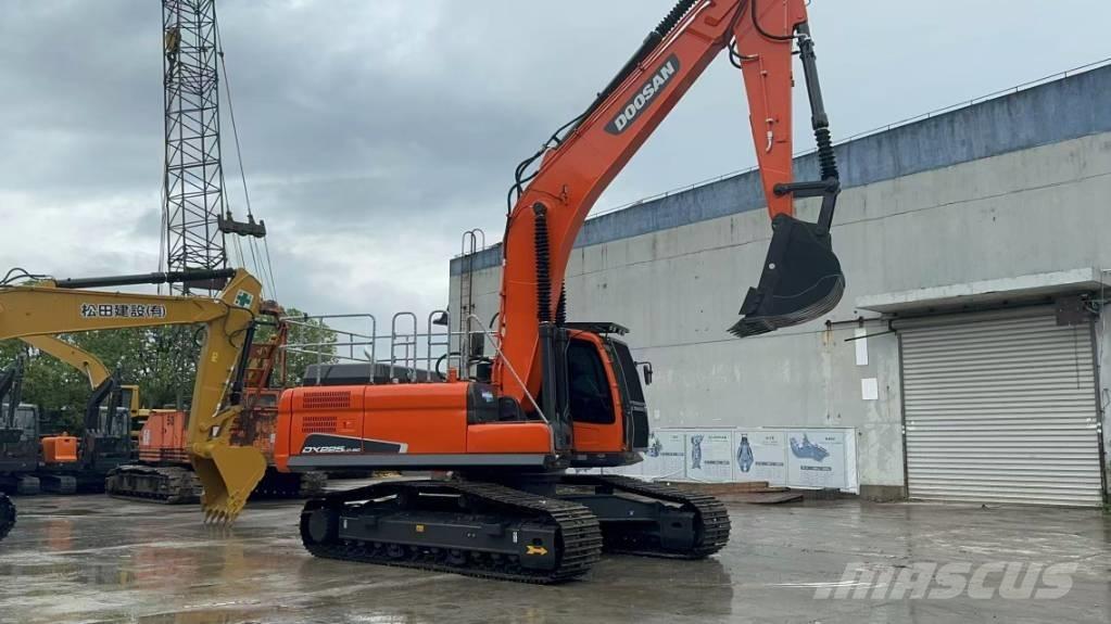 Doosan DX 225 LC-9C Roomikekskavaatorid