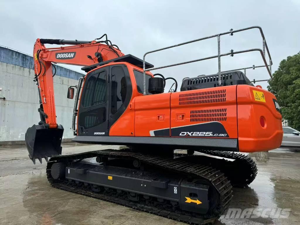 Doosan DX 225 LC-9C Roomikekskavaatorid