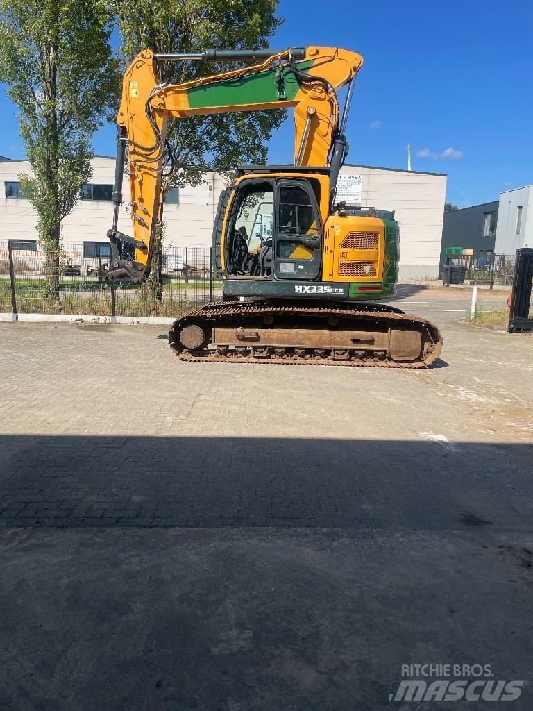 Hyundai HX 235 Roomikekskavaatorid