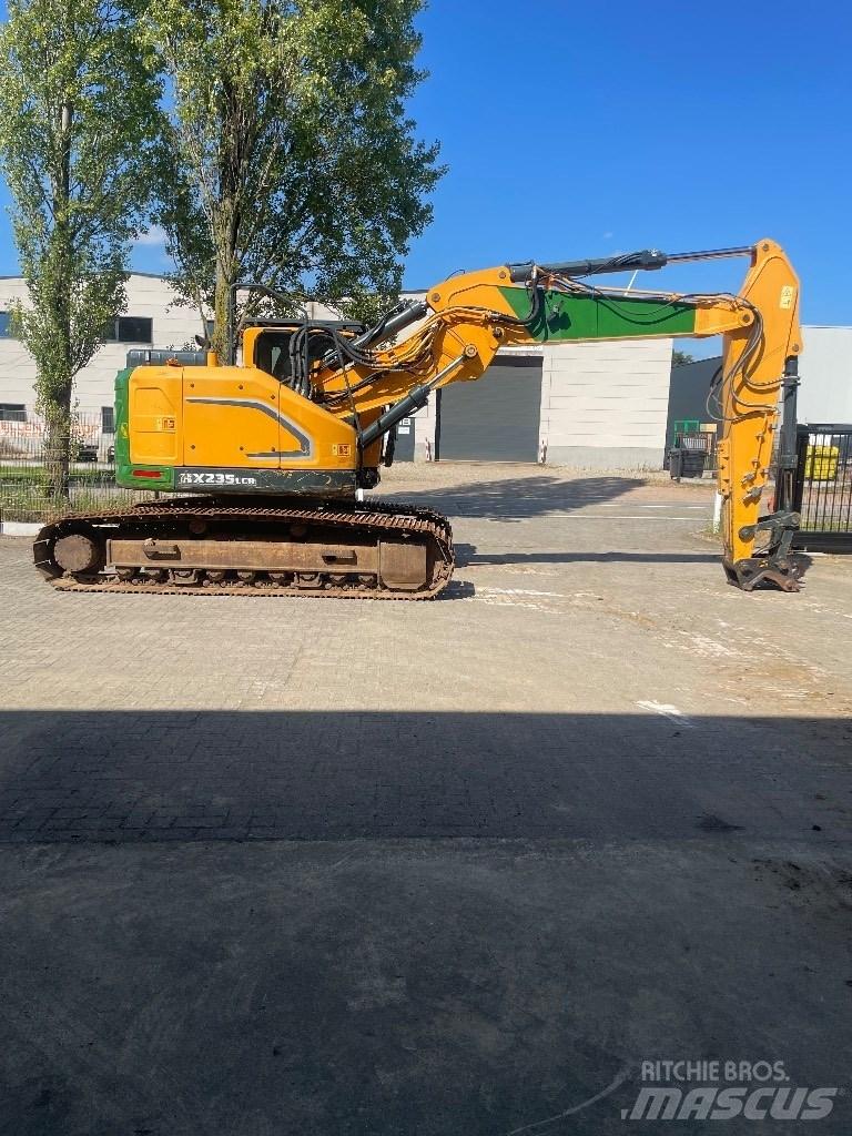 Hyundai HX 235 Roomikekskavaatorid