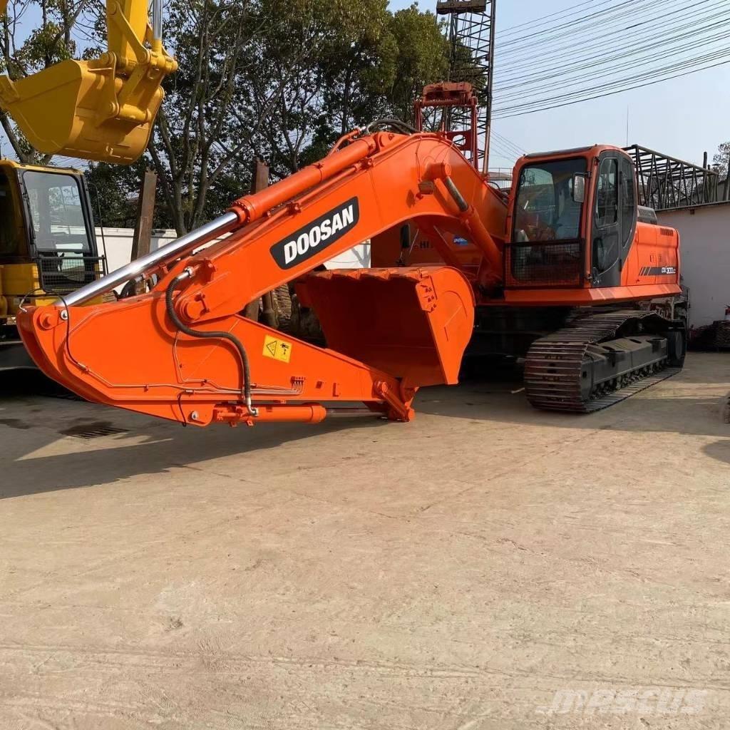 Doosan DX 300 LC Roomikekskavaatorid