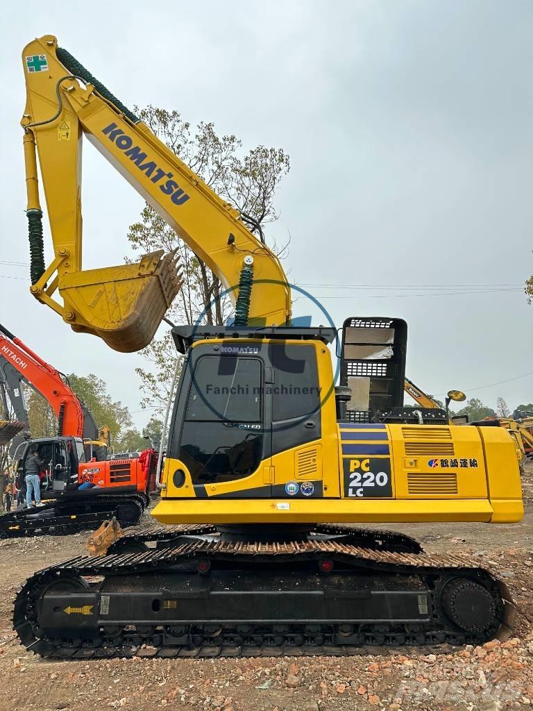 Komatsu PC 220 LC Roomikekskavaatorid