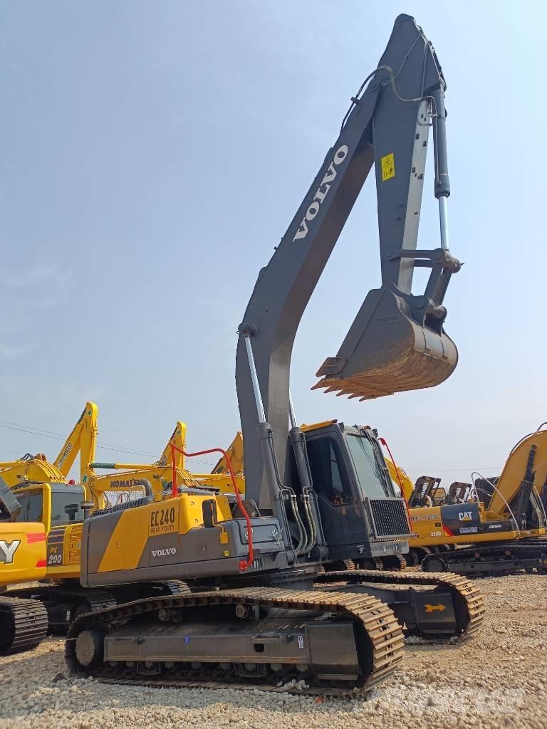 Volvo EC 240 Roomikekskavaatorid