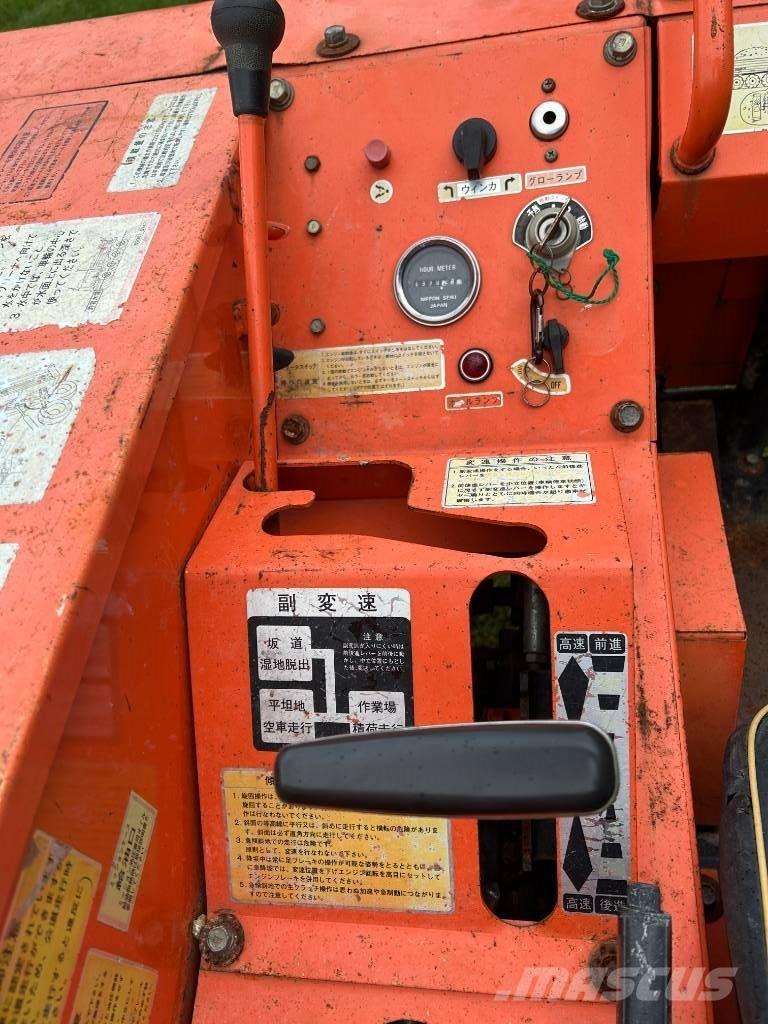 Hitachi CW M 15 Roomikkallurid