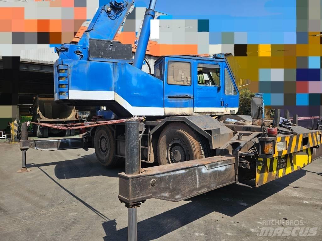 Kobelco RK 250 Raske maastiku tõstukid