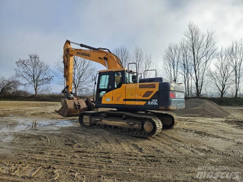 Hyundai HX 220 L Roomikekskavaatorid