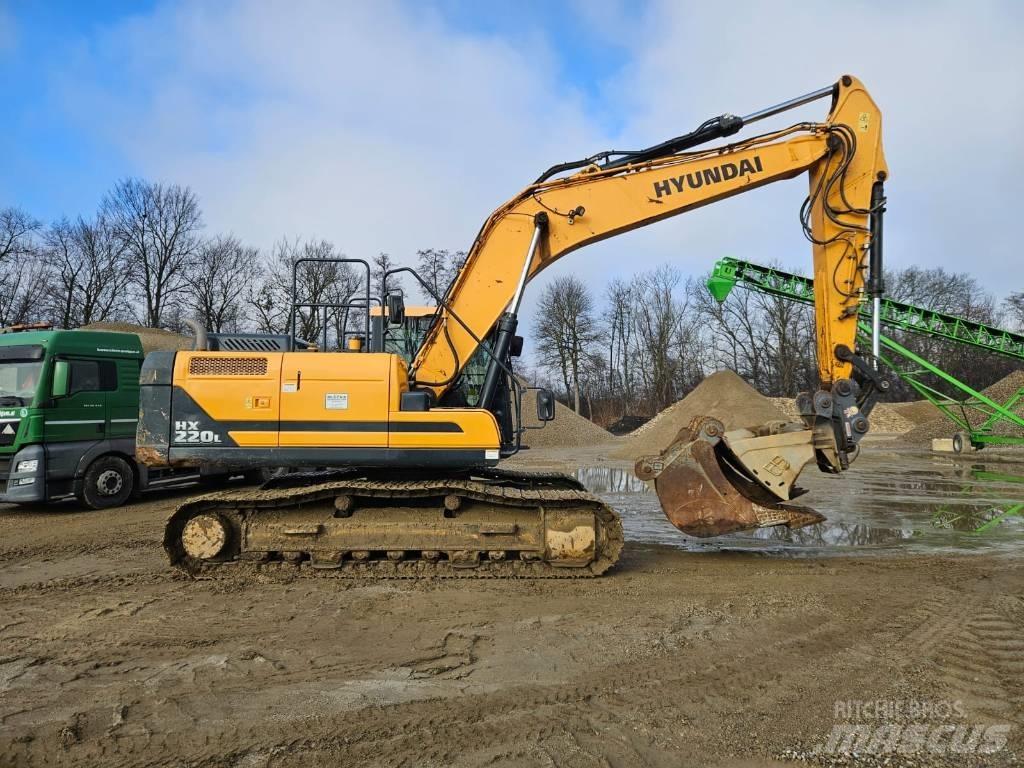 Hyundai HX 220 L Roomikekskavaatorid