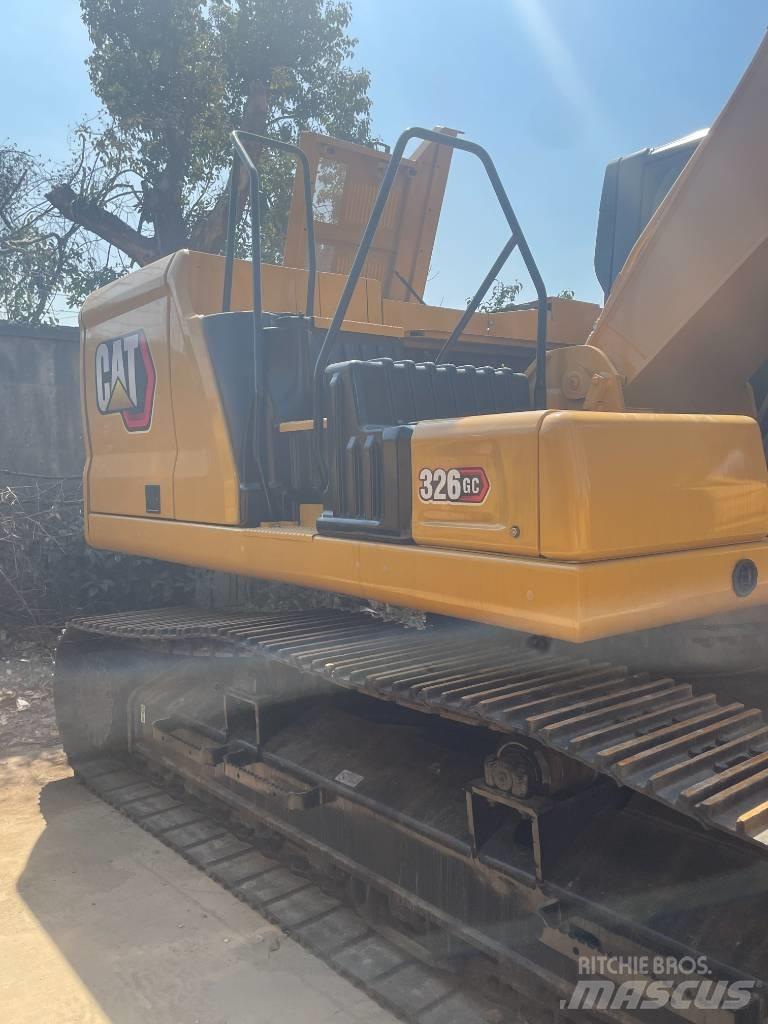CAT 326 GC Roomikekskavaatorid