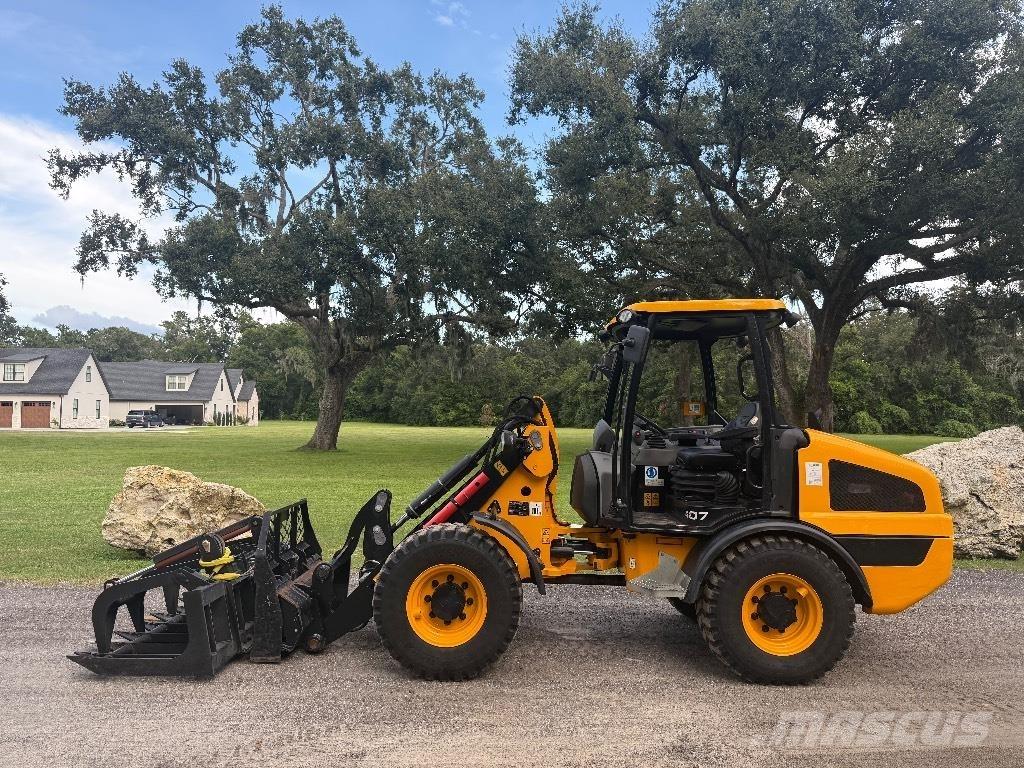 JCB 407 Rataslaadurid