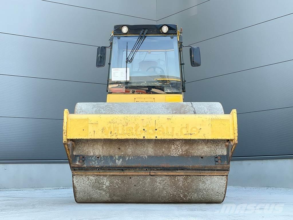 Bomag BW 213 DH-4 Ühe trumliga rullid