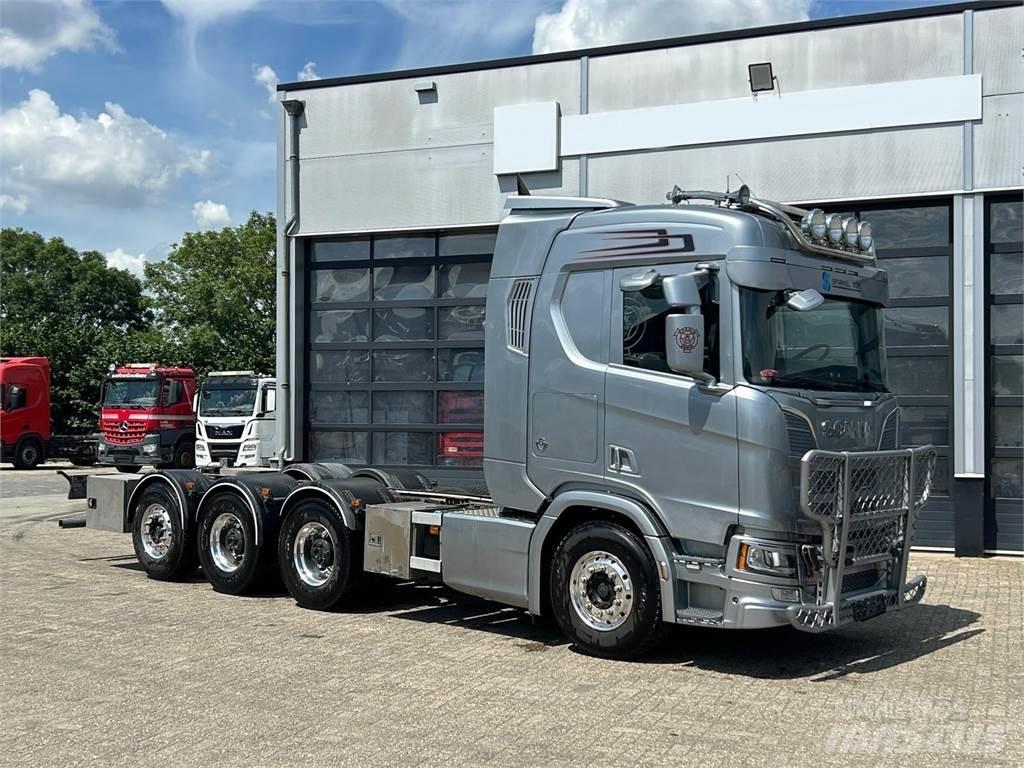 Scania R650 8x4 Raamautod