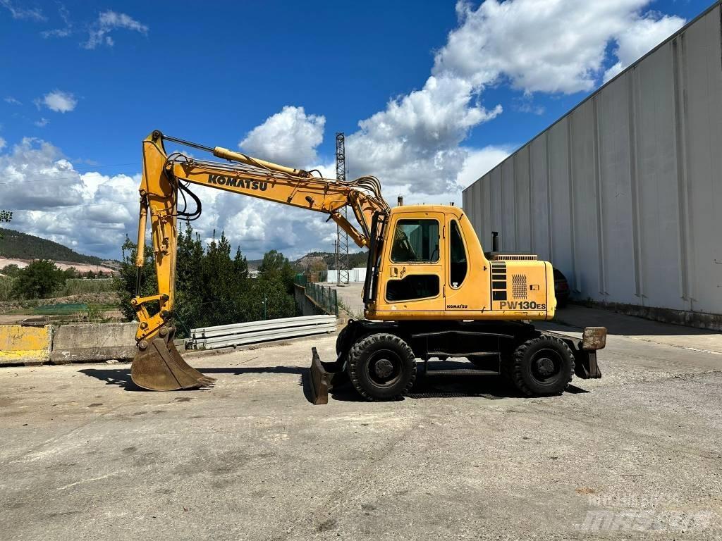 Komatsu PW130 ES-6K Ratasekskavaatorid