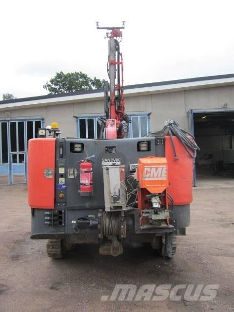 Sandvik DC 410 Ri Vertikaalsed puurmasinad