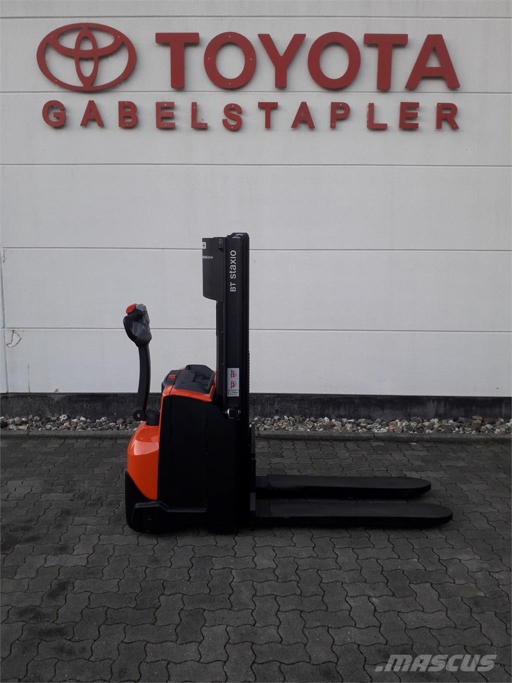 Toyota SWE120 Platvormiga virnastajad