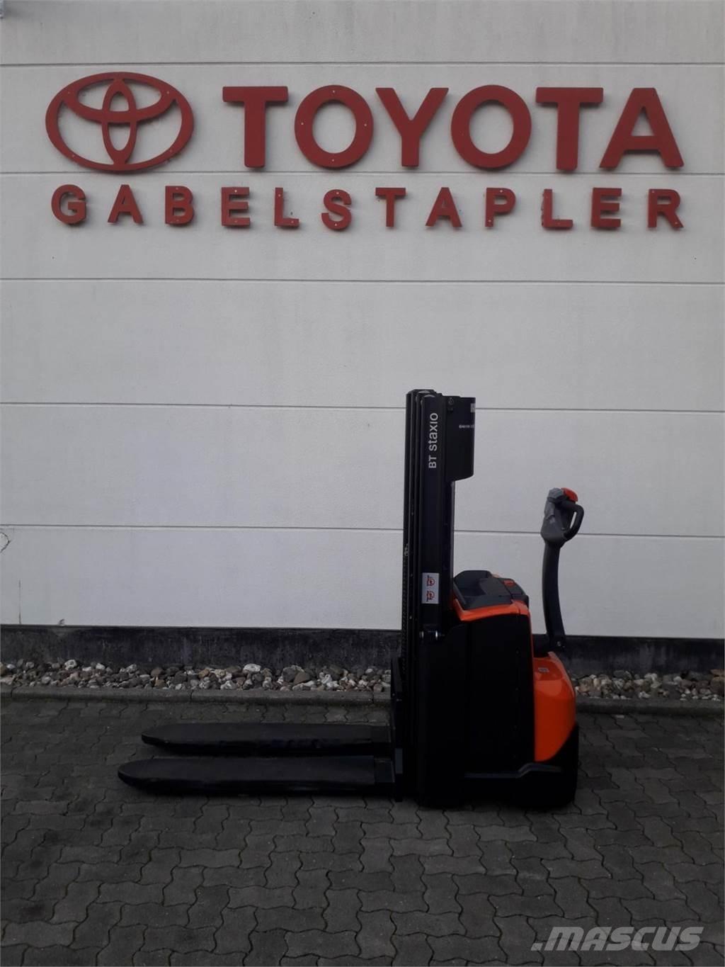 Toyota SWE120 Järelkäidavad virnastajad