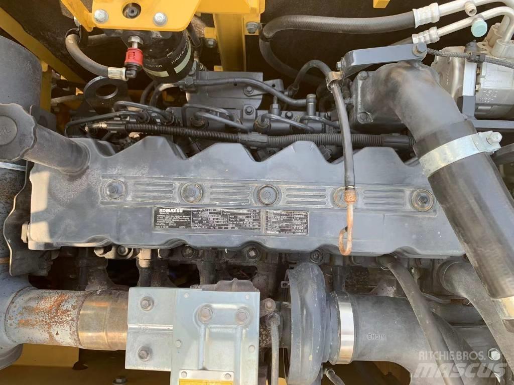 Komatsu PC 220-8 Väikeekskavaatorid 7t-12t