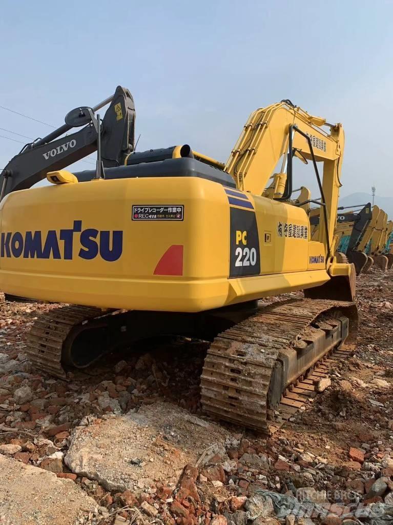 Komatsu PC 220-8 Väikeekskavaatorid 7t-12t