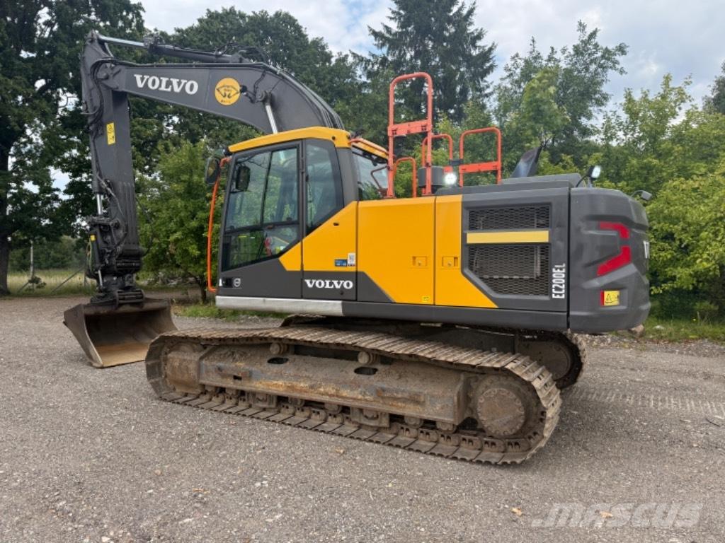 Volvo EC 220 EL Roomikekskavaatorid