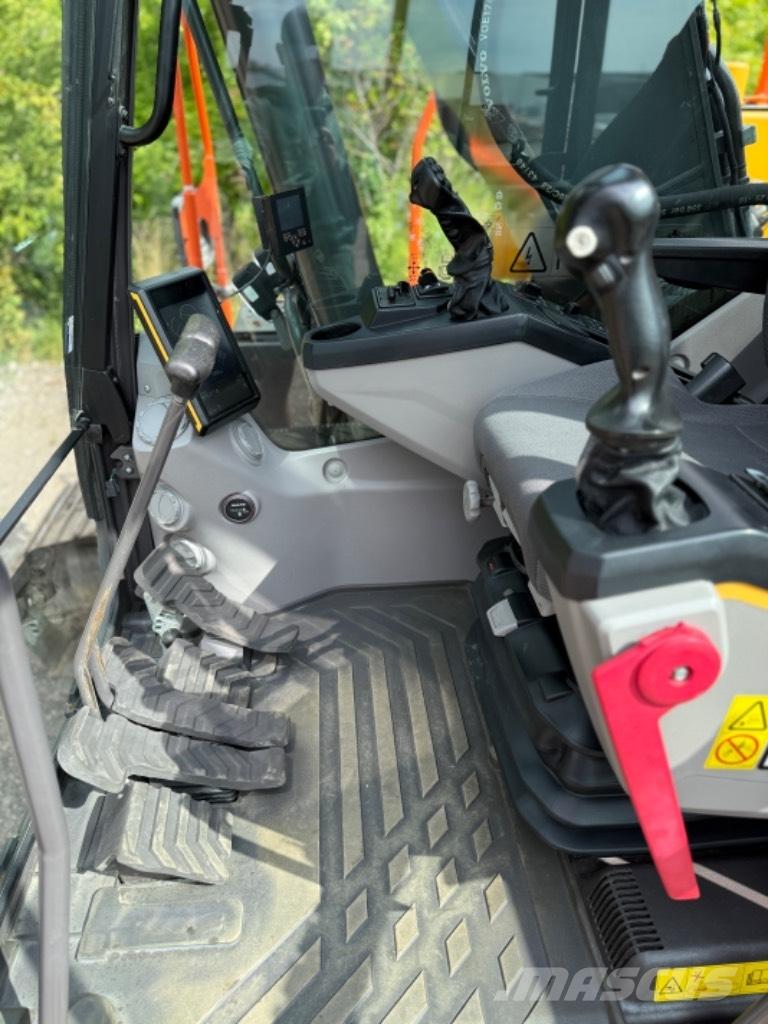 Volvo EC 220 EL Roomikekskavaatorid