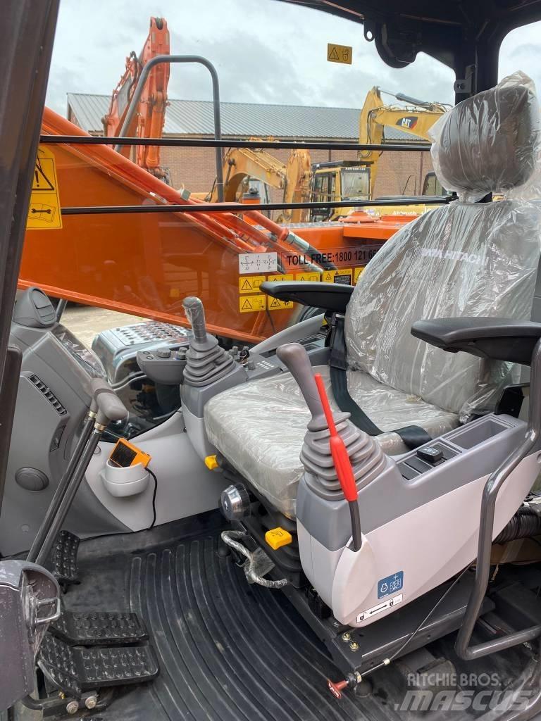 Hitachi ZX 220LC-5G Roomikekskavaatorid