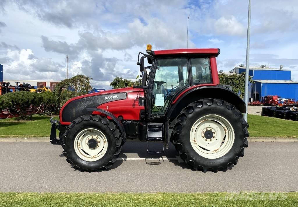 Valtra T 131 Traktorid