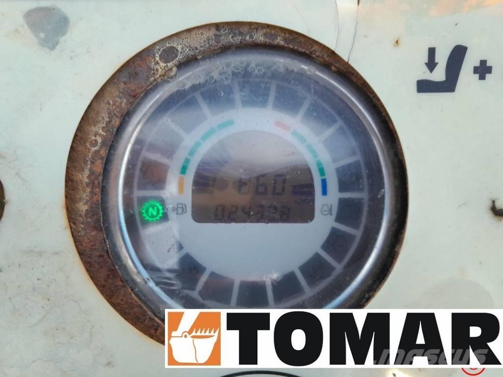 JCB 6 TST Väikekallurid